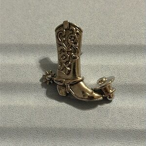 Avon vintage Cowboy boots pin